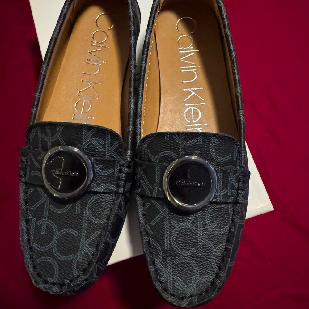 Calvin Klein Size 8.5 Loafers